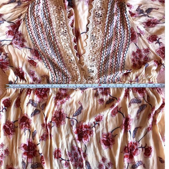 Angie Peach and Pink Floral Boho Top with Lace Collar and Empire Waist size 2X - Picture 8 of 10